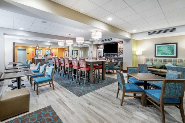 Hampton Inn By Hilton Baltimore Bayview Campus image 9